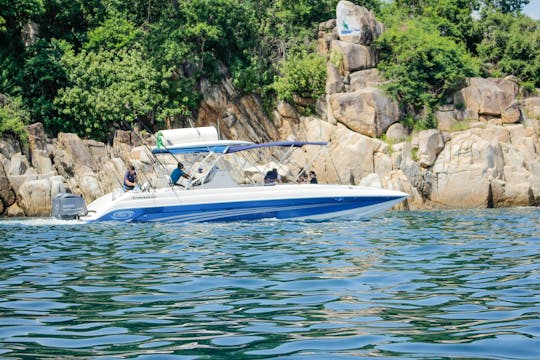 Alquiler de Barco Privado en Puerto Vallarta con Auto-Navegación