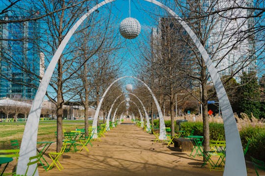 Passeio de áudio autoguiado no aplicativo em Dallas