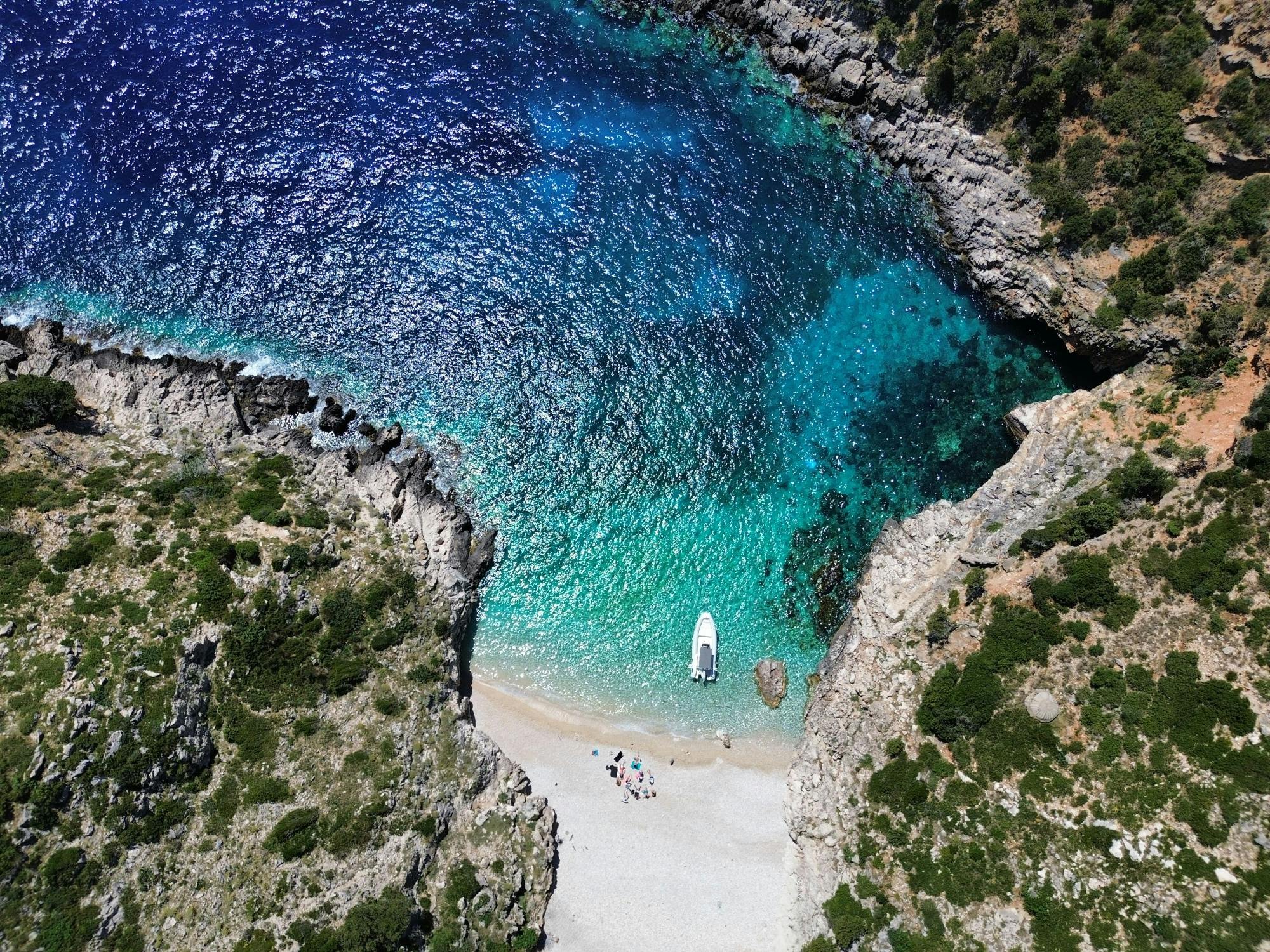 Bristani Bay speed boat tour with beach stops