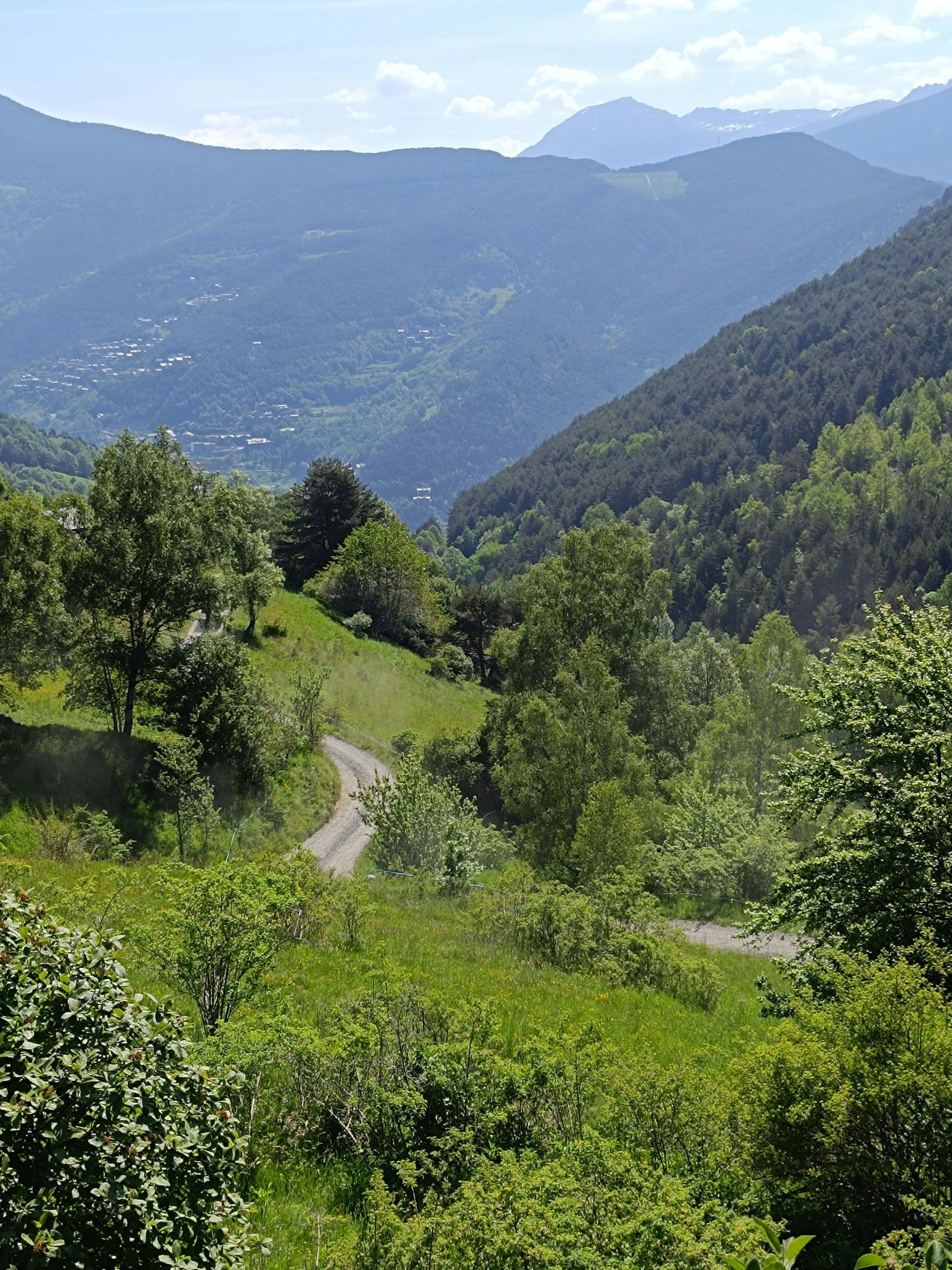 Guided E-Bike excursions in the Andorran Mountains