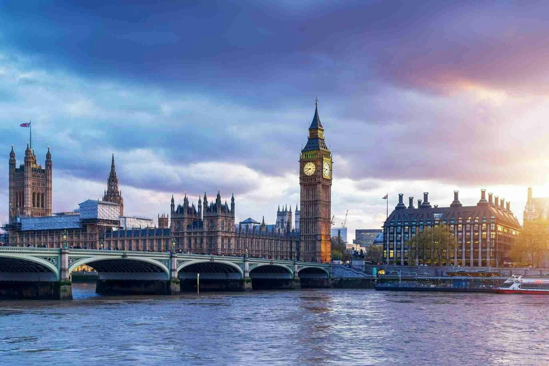 Recorrido a pie por los lugares emblemáticos, autobús turístico o crucero fluvial en Londres