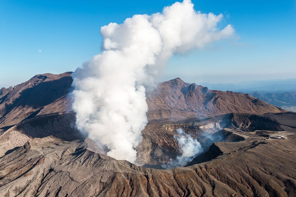 Visite du volcan Aso, des prairies, des onsen et du château de Kumamoto