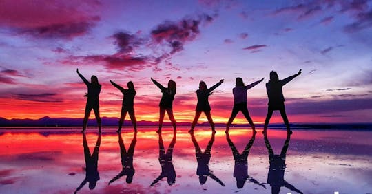 Experiencia Starlight en el Salar de Uyuni con vista al atardecer