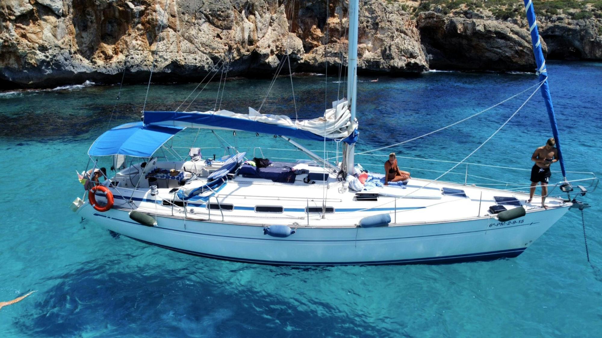 Half-Day Meltemi Sailboat Cruise from Portocolom with Vela Charter Balear