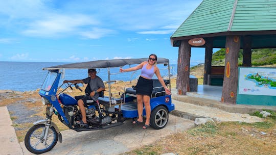 Tour in tuk tuk nell'isola di Koh Sichang da Pattaya