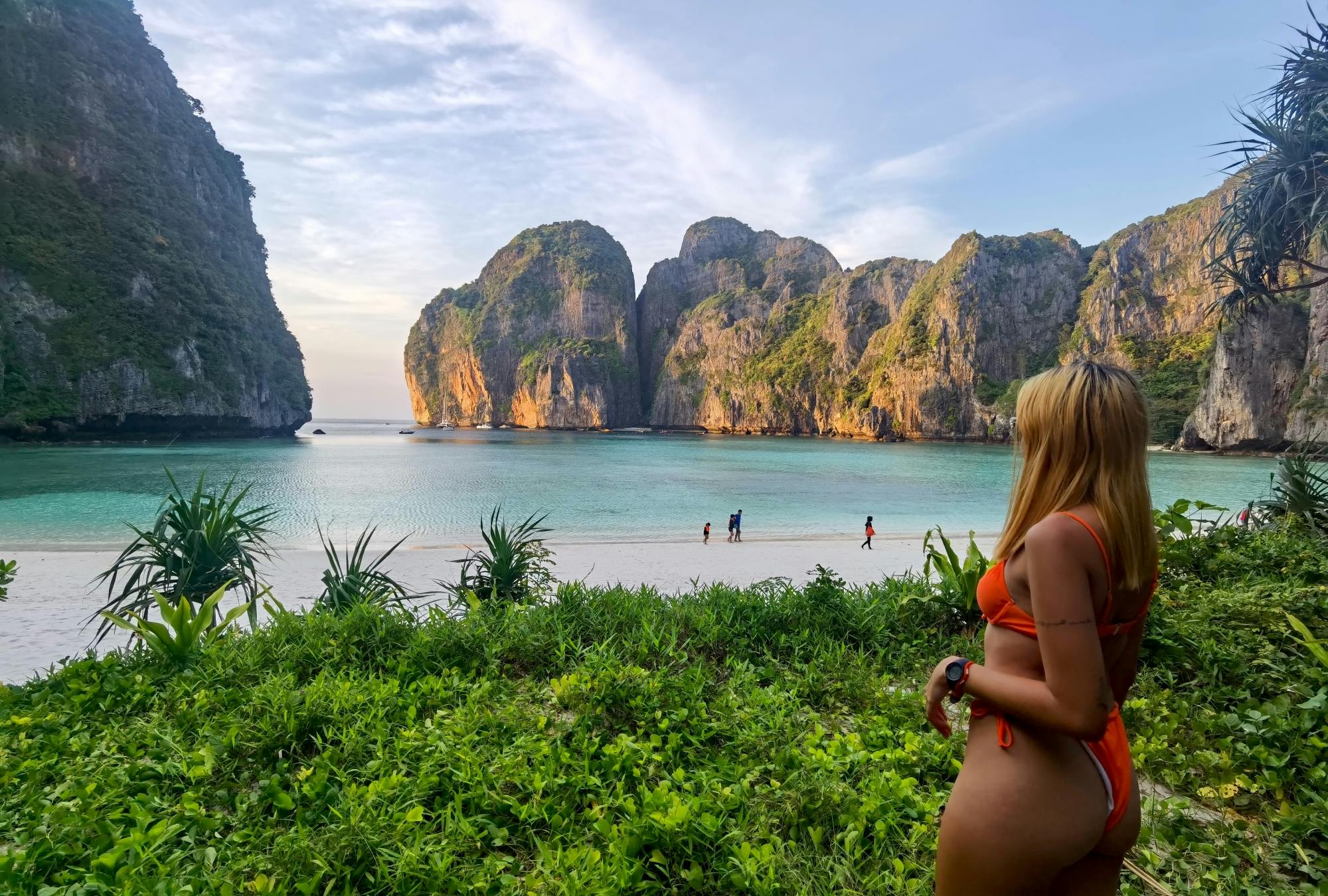 Tour privato di 3 ore all'alba in barca longtail a Maya Bay da Phi Phi