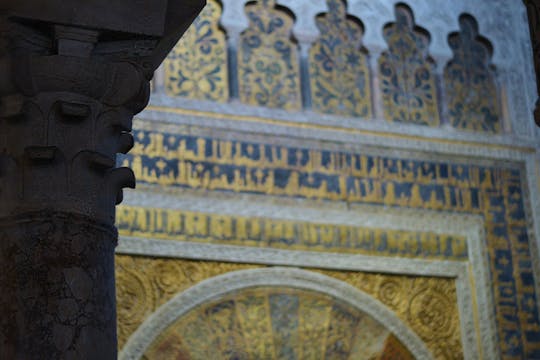 Tour a pé pelos destaques de Córdoba com bilhetes de entrada para os monumentos