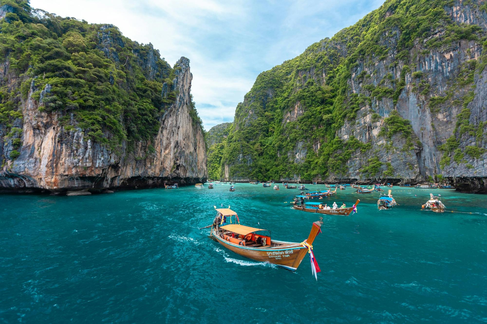 Phi Phi Don, Maya Bay & Maiton Island by Speed Catamaran