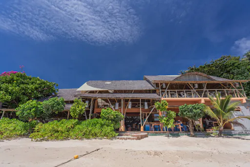 Phi Phi Don, Maya Bay & Maiton Island by Speed Catamaran