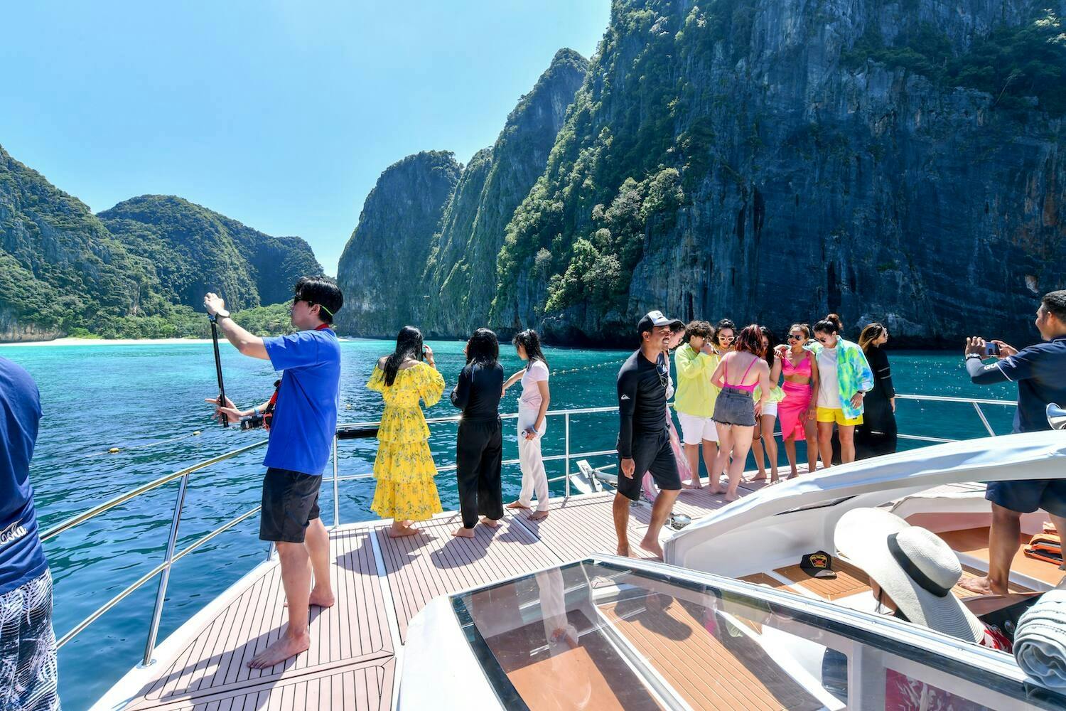 Phi Phi Don, Maya Bay & Maiton Island by Speed Catamaran