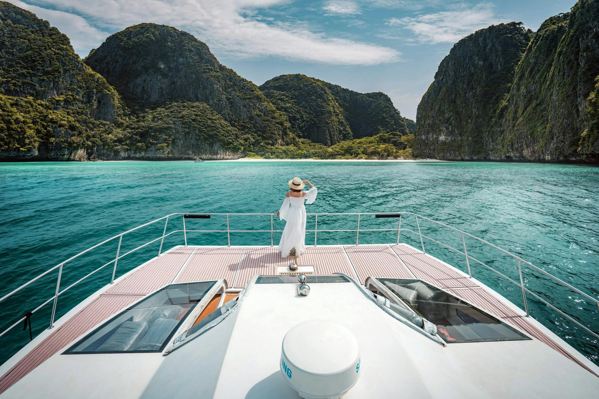 Phi Phi Don, Maya Bay og Maiton Island med hurtiggående katamaran