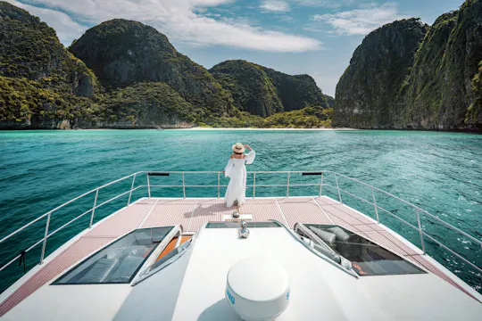 Phi Phi Don, Bamboo og Maiton Island med hurtiggående katamaran