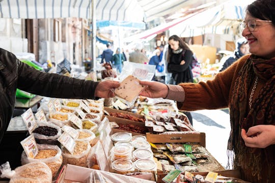 Visita al mercado y experiencia gastronómica en la casa de Cesarina en Parma