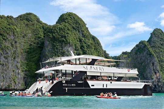 La baie de Phang Nga en catamaran