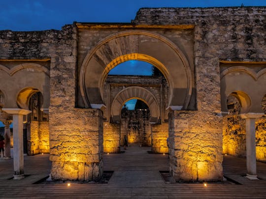 Nocna wycieczka z przewodnikiem po Medina Azahara?