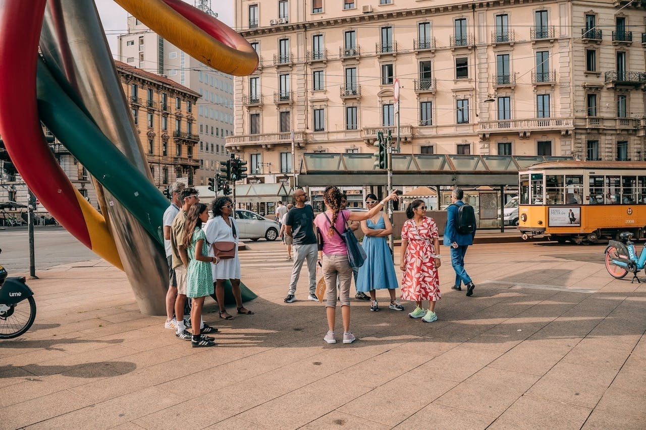 Milan highlights walking tour