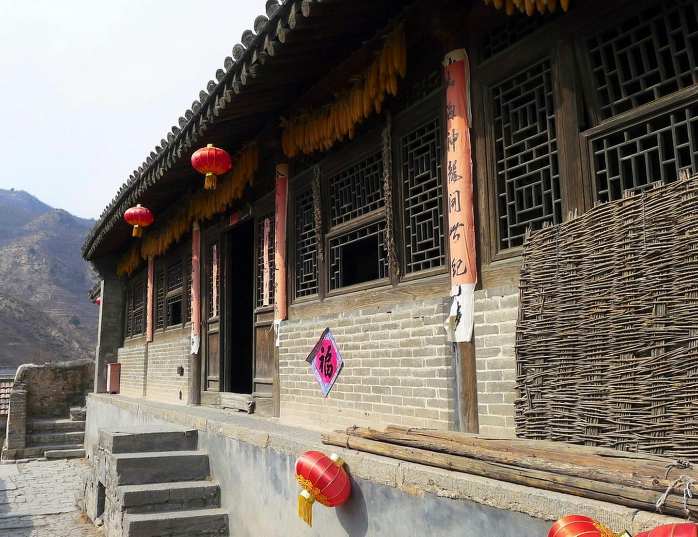 Ming dynasty, village Cuandixia and Liulichang street private tour