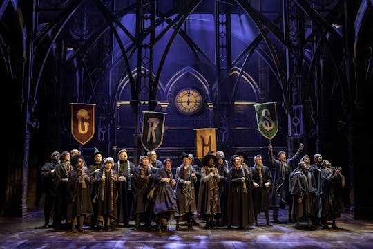 Ingressos para o teatro Harry Potter and The Cursed Child e passeio a pé