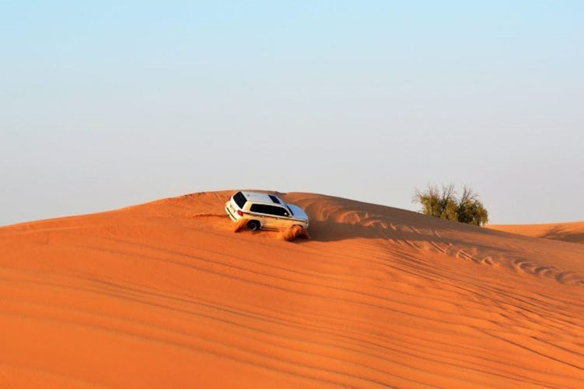 Abu Dhabi 4x4 woestijnsafari met BBQ-diner