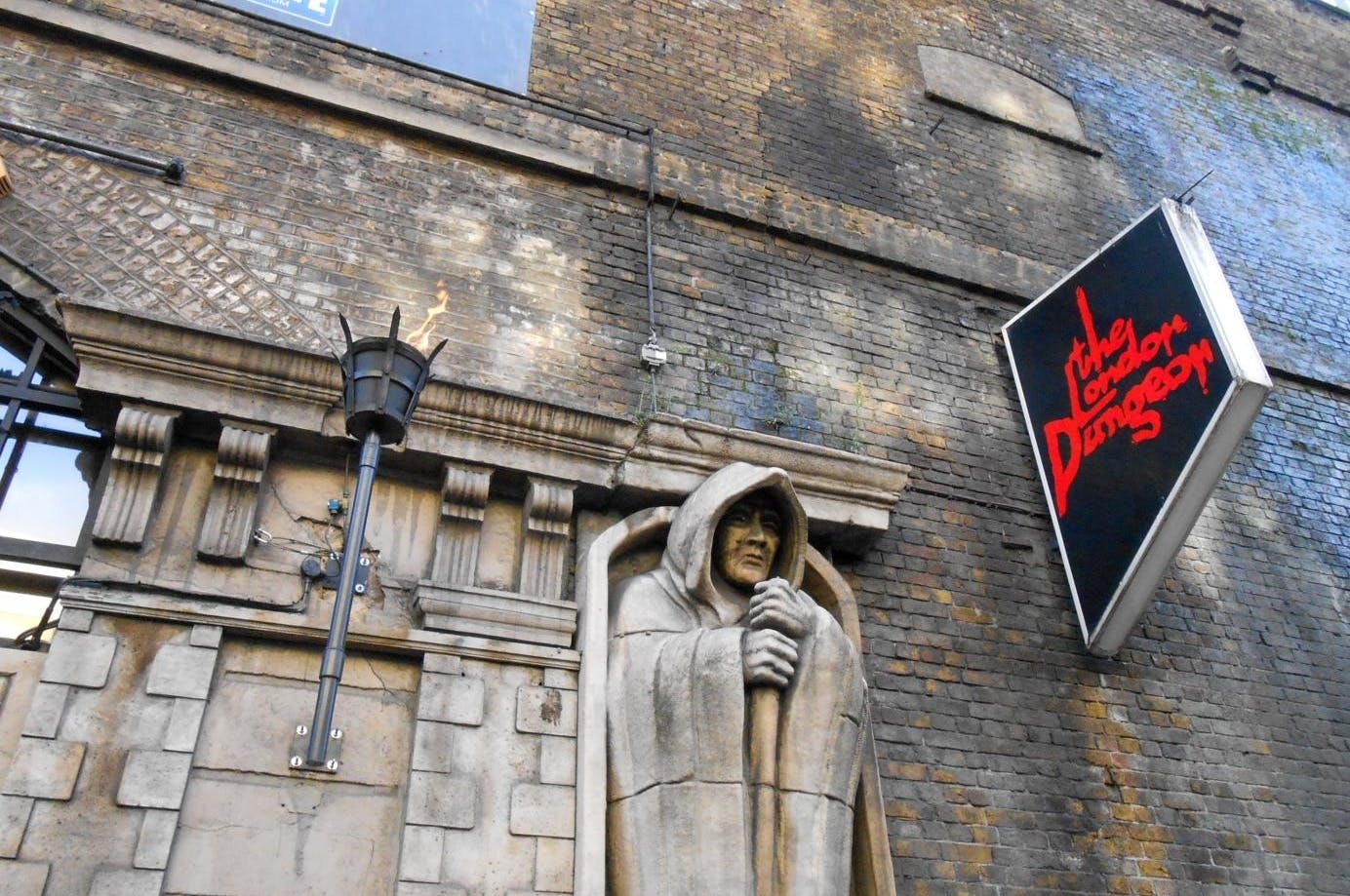 Harry Potter Walking Guided Tour z rejsem po Tamizie i London Dungeon