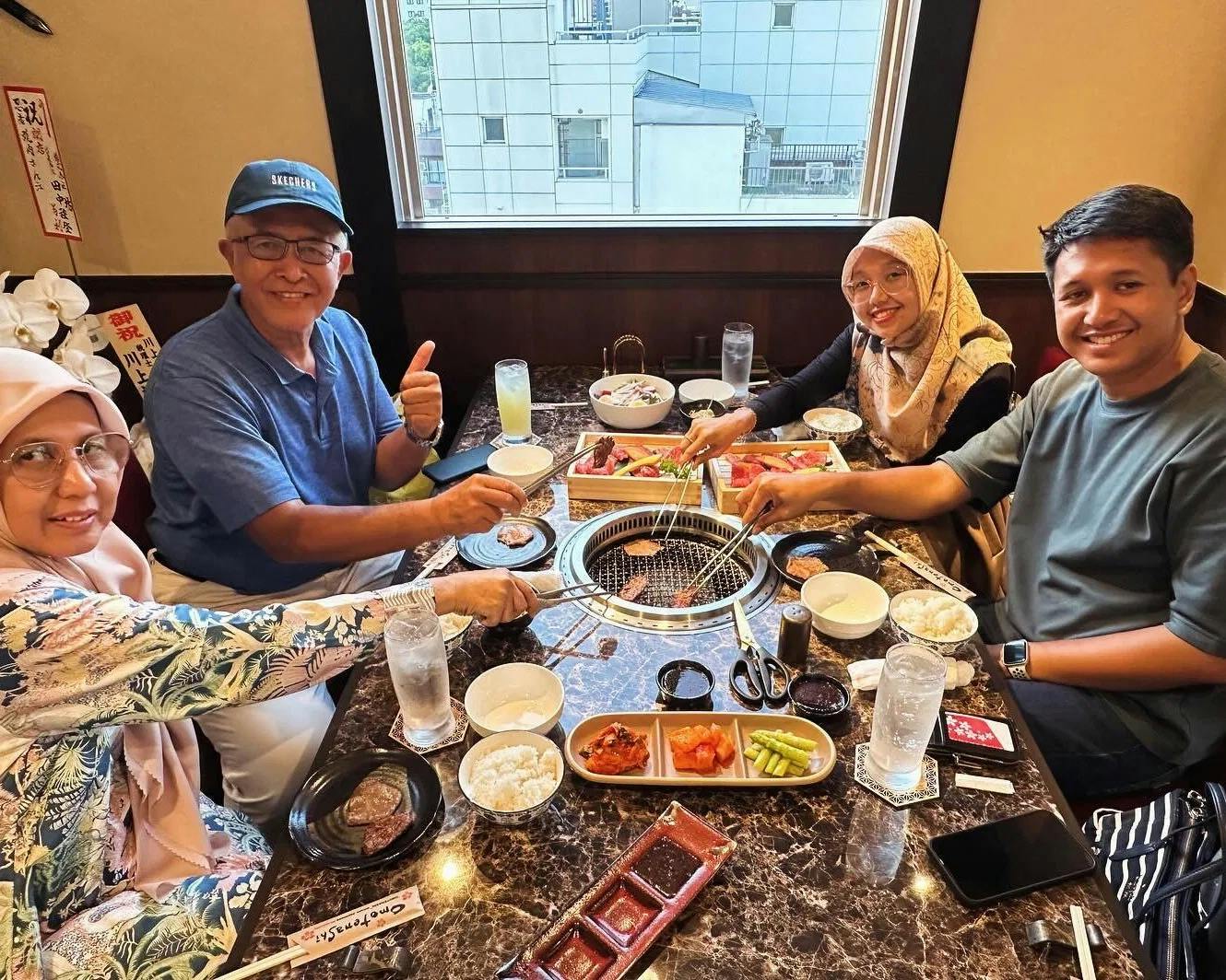 Recorrido gastronómico japonés halal en Asakusa con un local