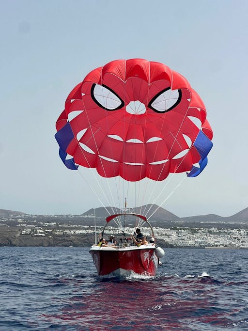 Parasailing in Lanzarote