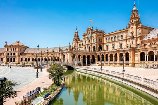 Full-day historic Seville tour from the Algarve with free time