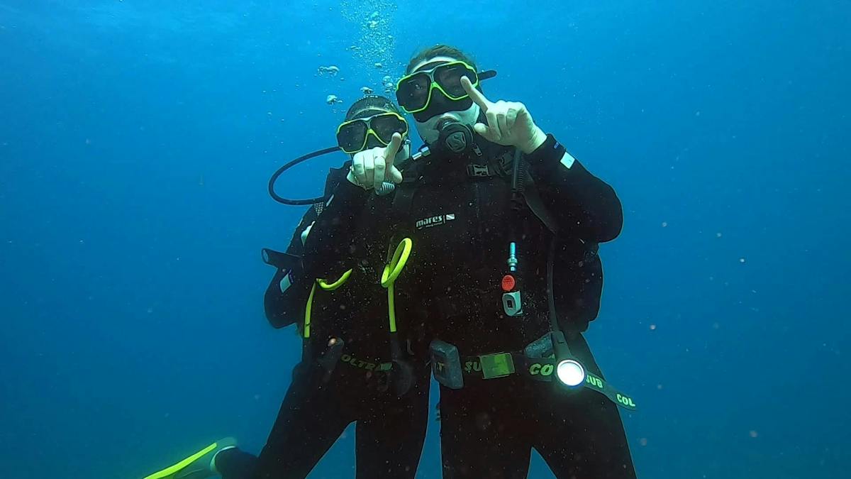 Beginners' scuba diving session in Boa Vista
