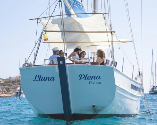 Exclusive sailboat tour in Ibiza with snorkelling and tapas