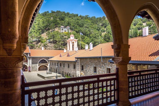 Visite en petit groupe du monastère de Kykkos et du massif de Tróodos