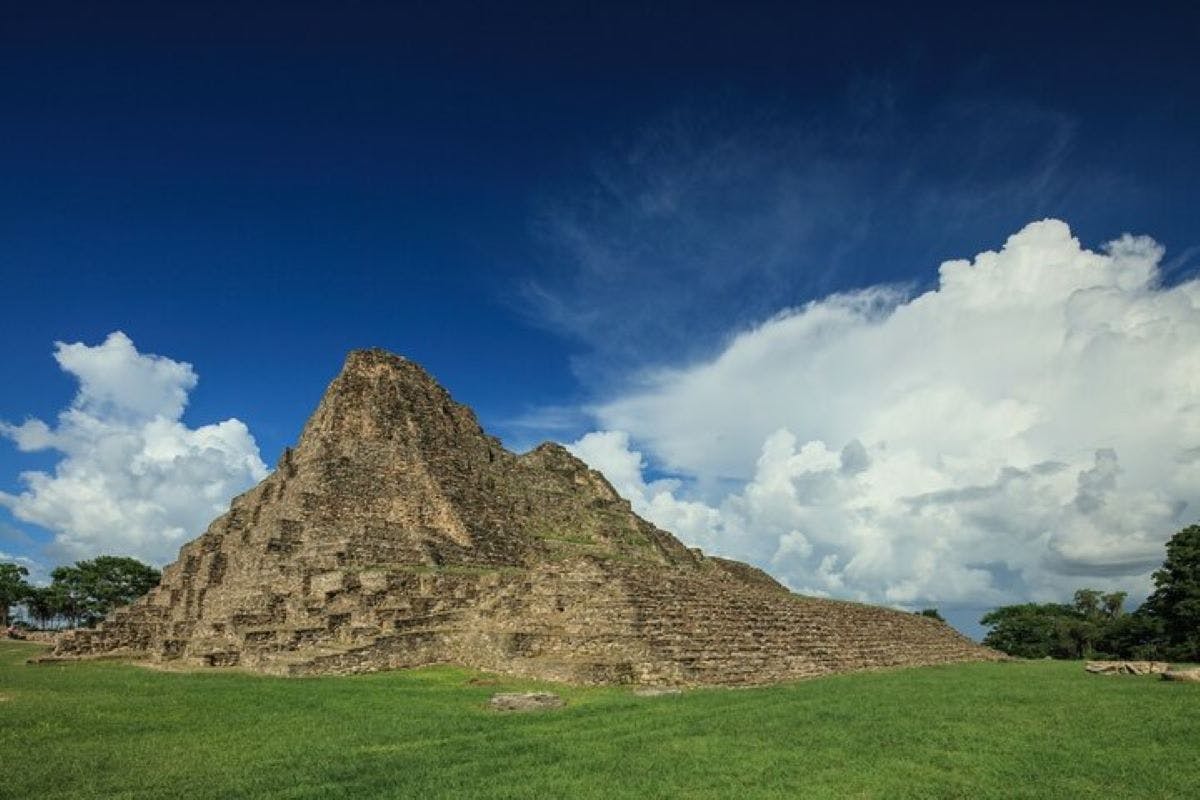 Dagtocht naar de turquoise waterval El Salto en de archeologische vindplaats Pomoná