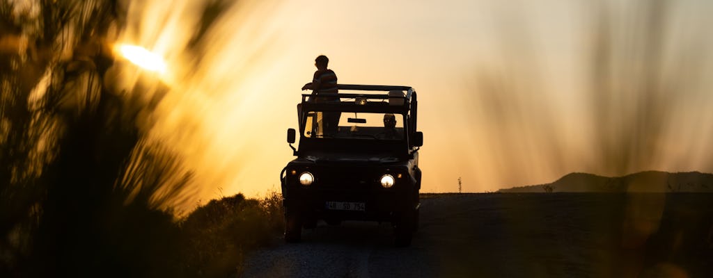 Guided evening 4x4 tour of Monchique Hills with dinner