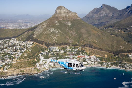 Vol en hélicoptère au-dessus de la côte atlantique du Cap avec transferts