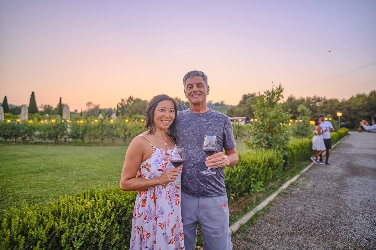 Degustazione di vino Chianti per piccoli gruppi e cena in vigna