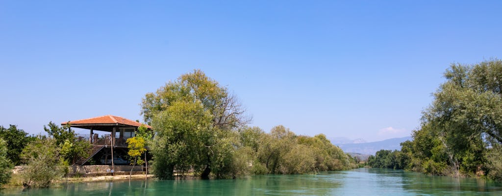 Targ w Manavgacie i wycieczka nad wodospad z rejsem łodzią po rzece