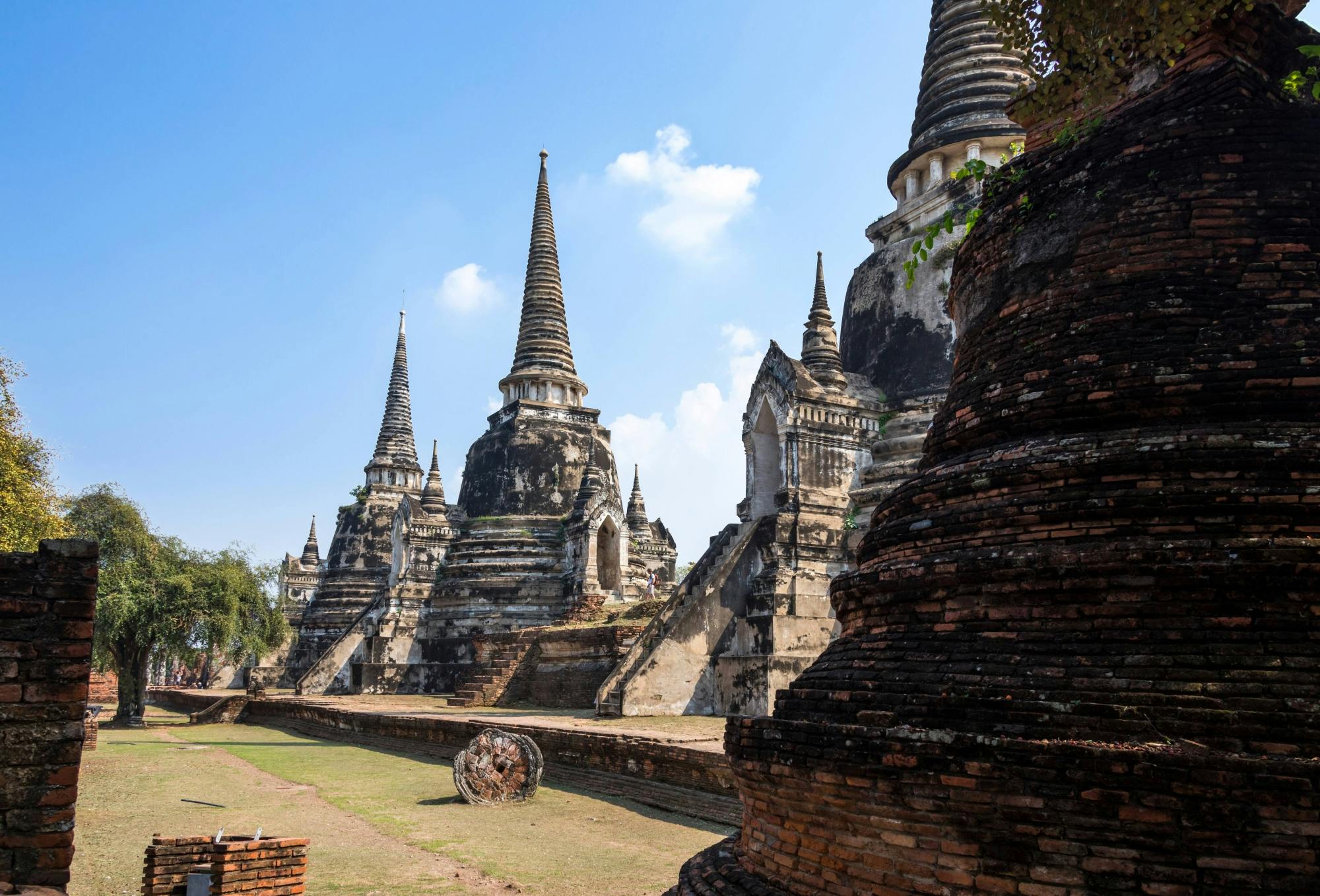 Passeio pelo Parque Histórico de Ayutthaya