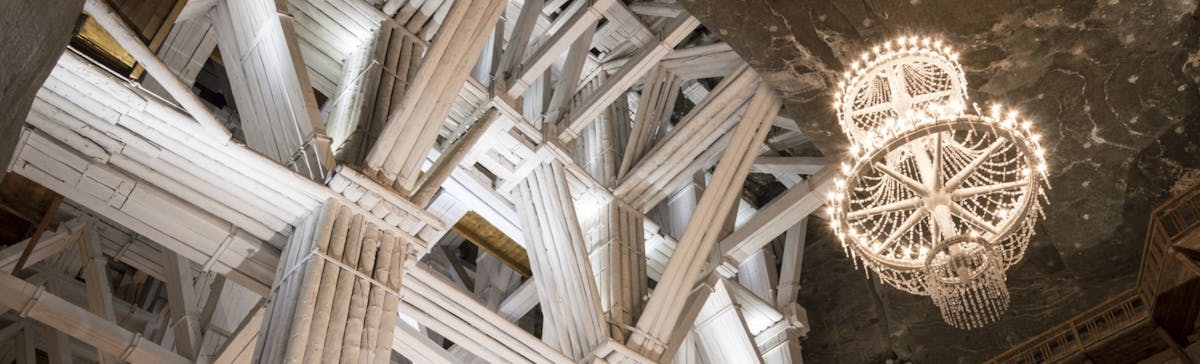 Visita guidata di Auschwitz-Birkenau e della miniera di sale di Wieliczka da un punto di incontro selezionato