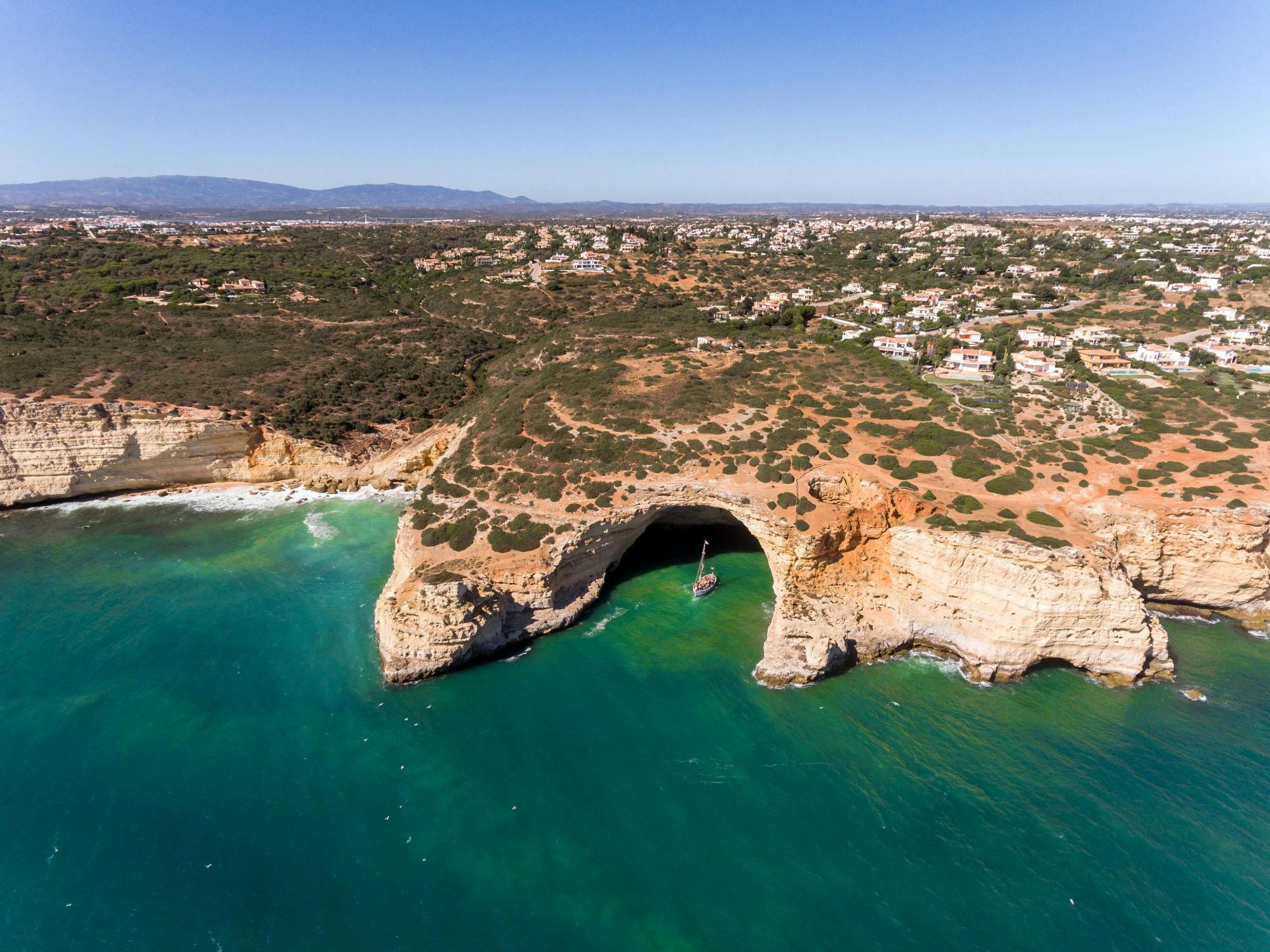 Excursión de día completo en barco Gageiro con bebidas y tapas