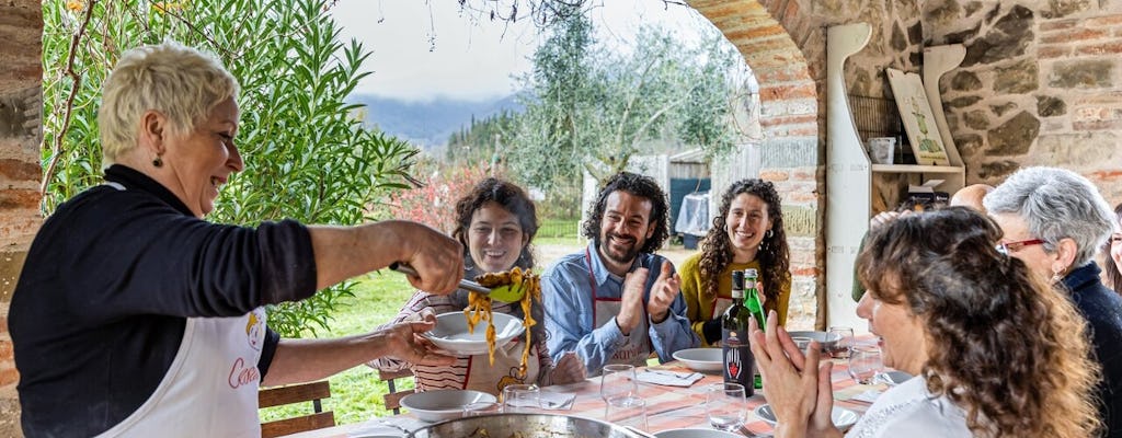 Esperienza culinaria a casa di un abitante del posto a Cortona con Show Cooking