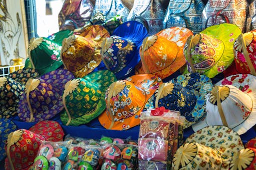 Maeklong Railway & Ladplee Floating Markets Tour