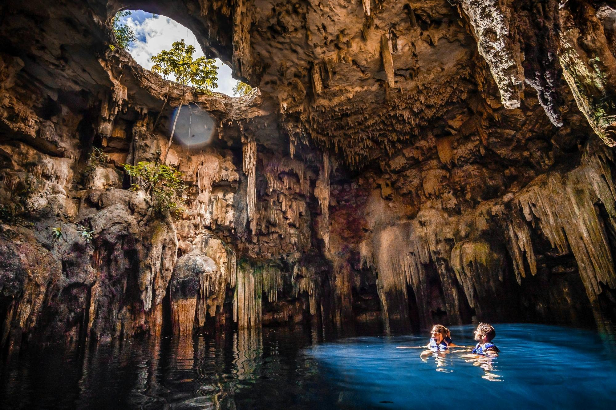 Chichen Itza and Cenote Tsukán with Lunch