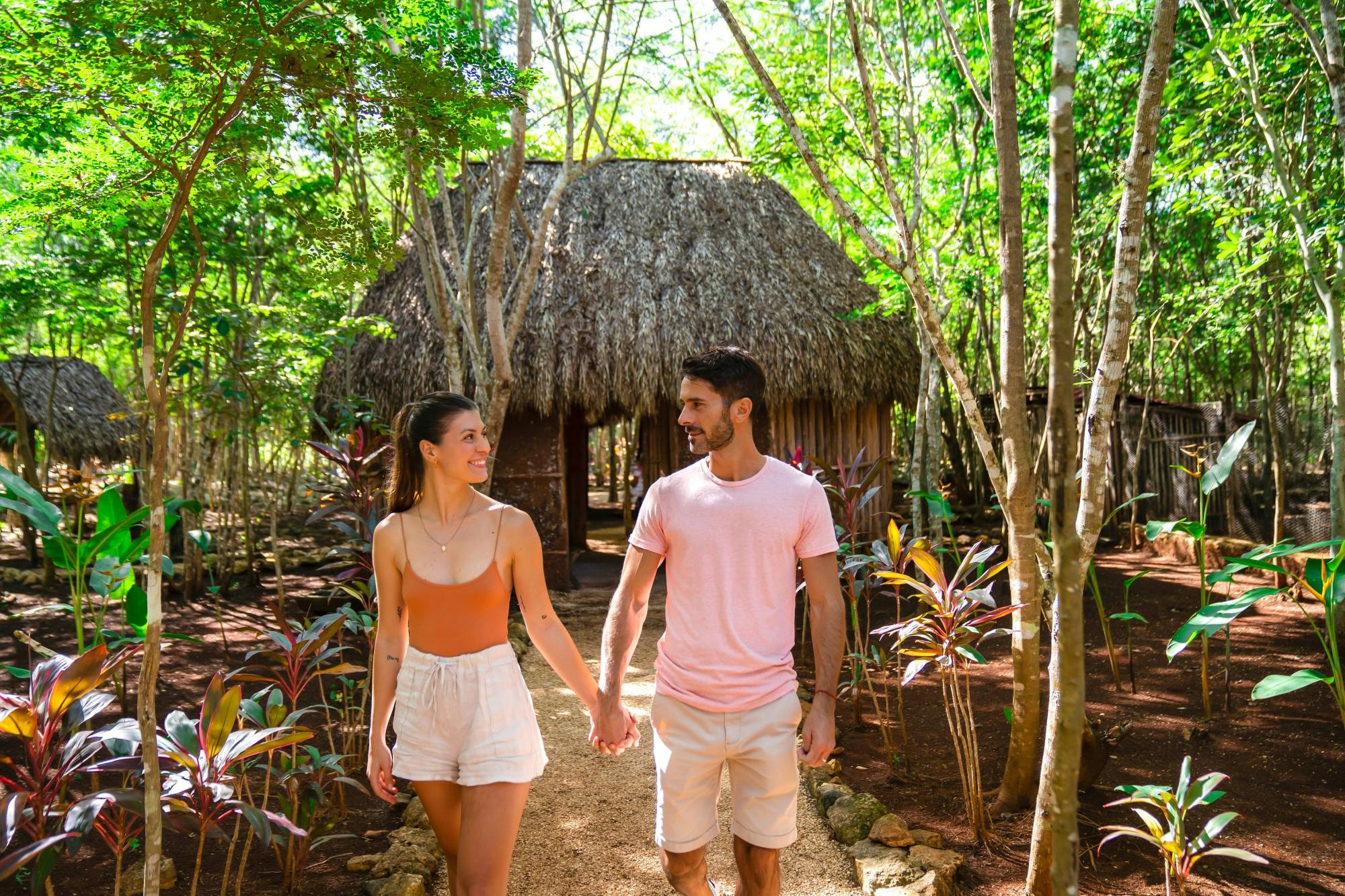 Chichen Itza and Cenote Tsukán with Lunch