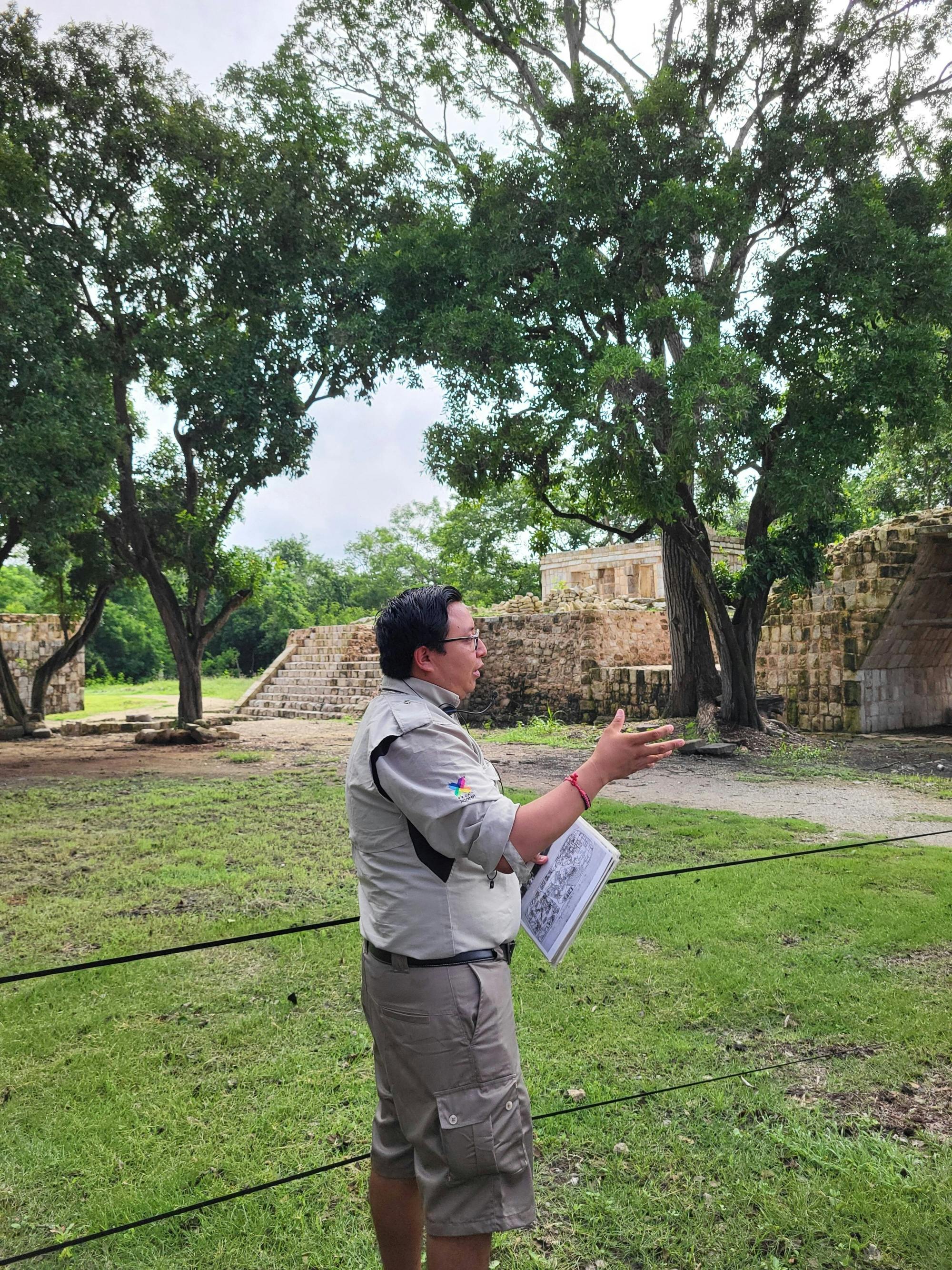 Chichen Itza and Cenote Tsukán with Lunch