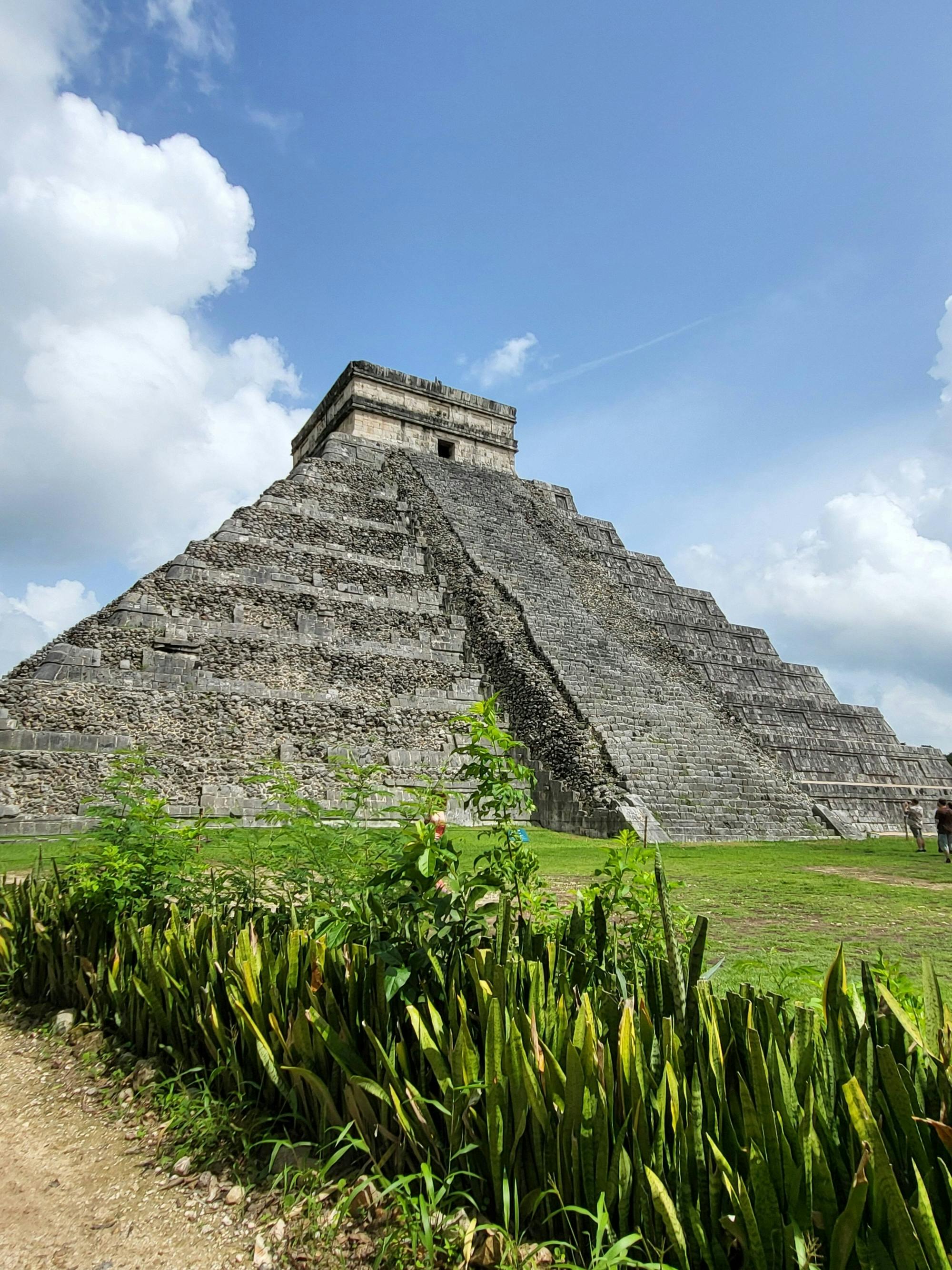 Chichen Itza and Cenote Tsukán with Lunch