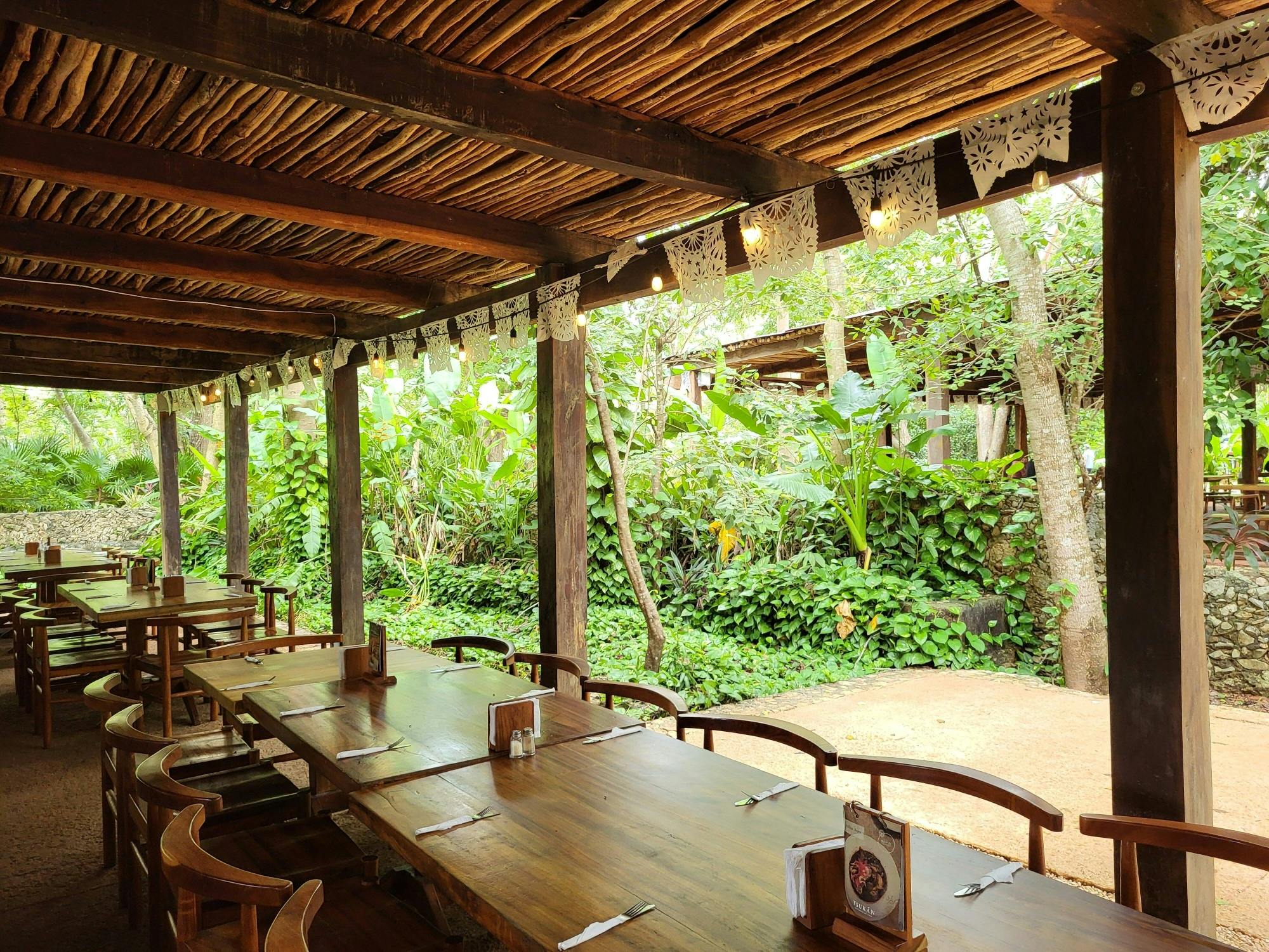 Chichen Itza and Cenote Tsukán with Lunch