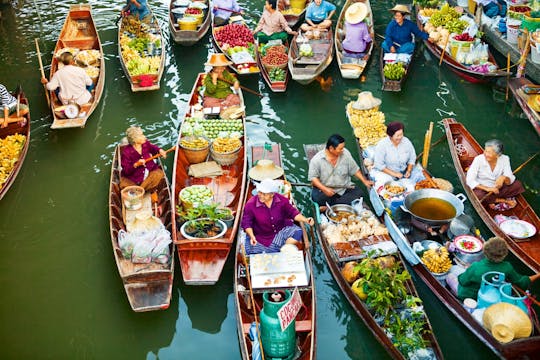 Visite en petit groupe du marché flottant d'Amphawa et du marché ferroviaire de Maeklong