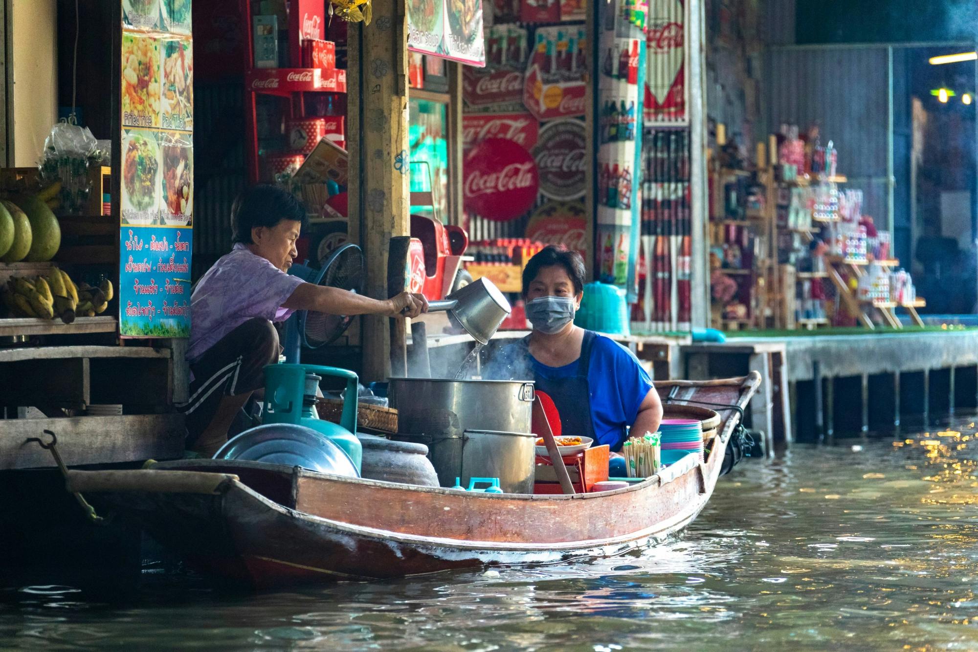 Floating and Railway Markets Small Group Tour