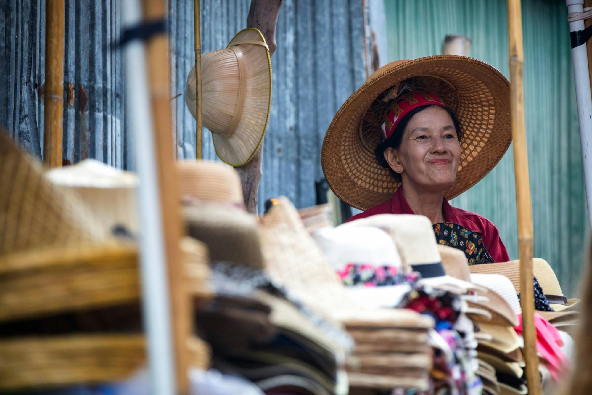 Damnoen Saduak Floating Market Small Group Tour