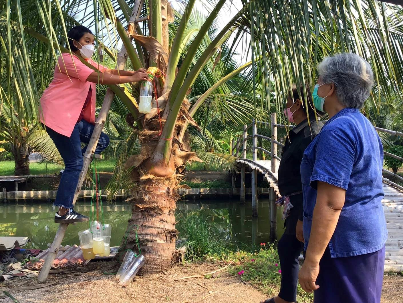 Railway and Floating Markets Tour with Local Community Visit