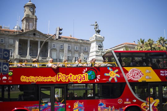 Tour hop-on hop-off de ônibus pelo Porto